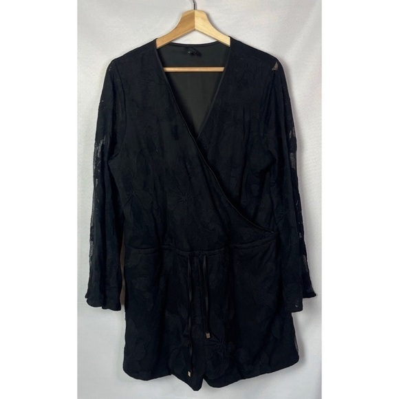 Boutique SEN Black Long Sleeve Wrap Front Romper 3 L - Picture 1 of 4